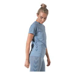 Hummel CI Seamless SS T-Shirt Blue -Takit Myyntikauppa 5700496346174 009 4a5a6bae6da74a6487d8a84e30bcefb7 52162264 e134 4b6b 9d39 7804e46a7a5b
